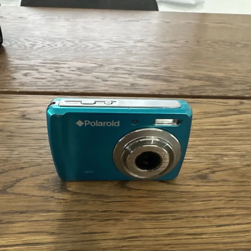 Polaroid A800 8MP Compact Digital Camera Blue 3x Optical Zoom LCD Screen Tested
